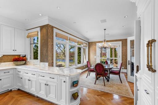2427 E Lake Of The Isles Parkway, Minneapolis, MN 55405