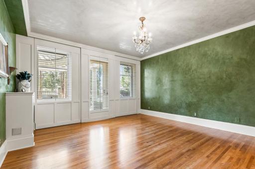 2427 E Lake Of The Isles Parkway, Minneapolis, MN 55405