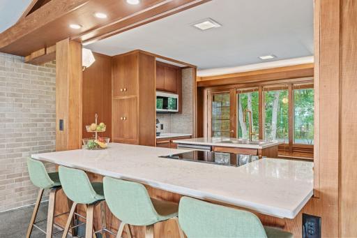 12 W Shore Road, Saint Paul, MN 55127