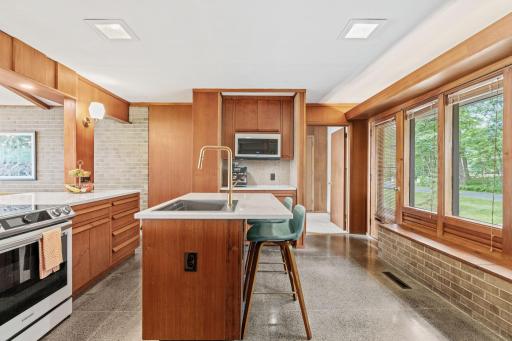 12 W Shore Road, Saint Paul, MN 55127