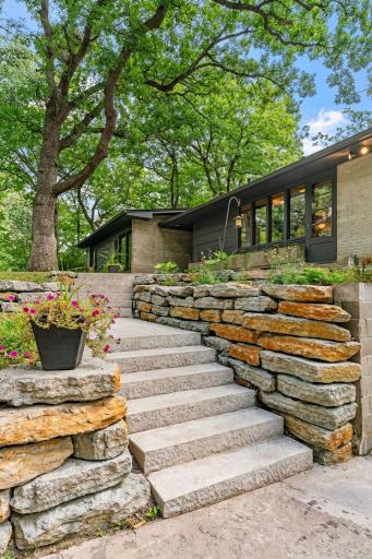 12 W Shore Road, Saint Paul, MN 55127