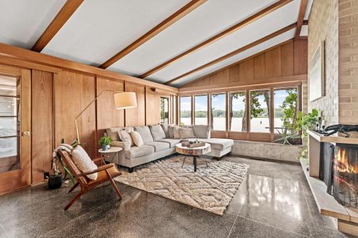 12 W Shore Road, Saint Paul, MN 55127