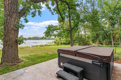 12 W Shore Road, Saint Paul, MN 55127