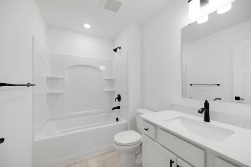 (Photo of an inventory home, actual homes finishes will vary)