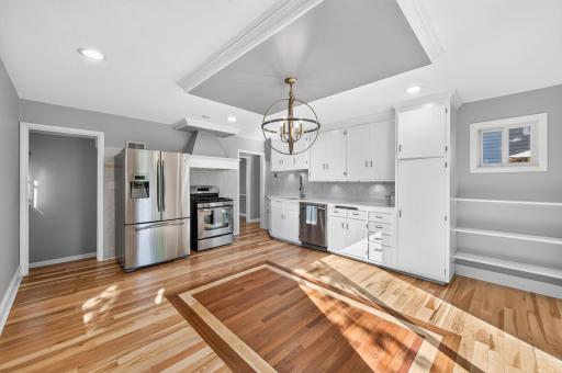 Rare 17x14 eat in kitchen