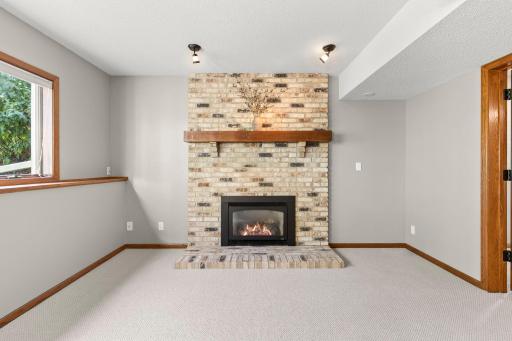 Gas fireplace