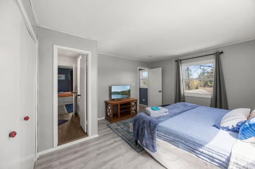 There is a perfectly sized Jack and Jill bathroom between the two bedrooms on the upper level.