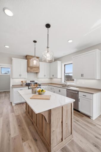 kitchen-019_staged.jpg
