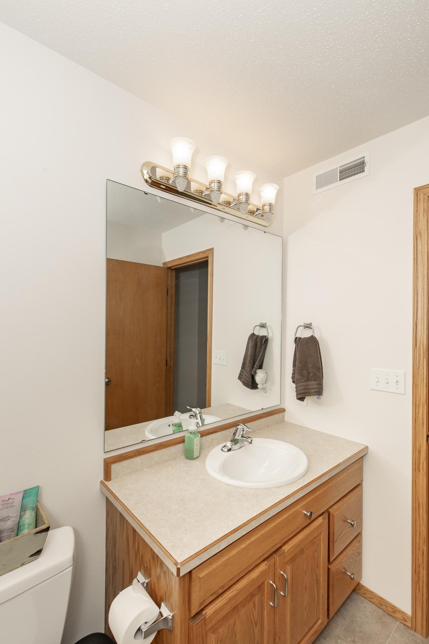 Bathroom 2 - Full