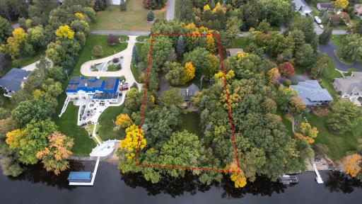 Aerial view of the beautiful1.33 acre lot on the Mississippi River.