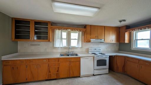 409 S 6th Street, Montevideo, MN 56265