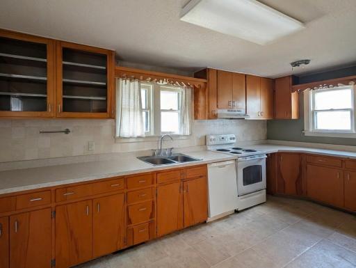 409 S 6th Street, Montevideo, MN 56265