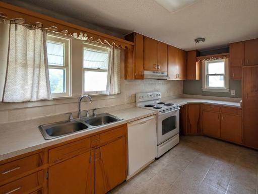 409 S 6th Street, Montevideo, MN 56265
