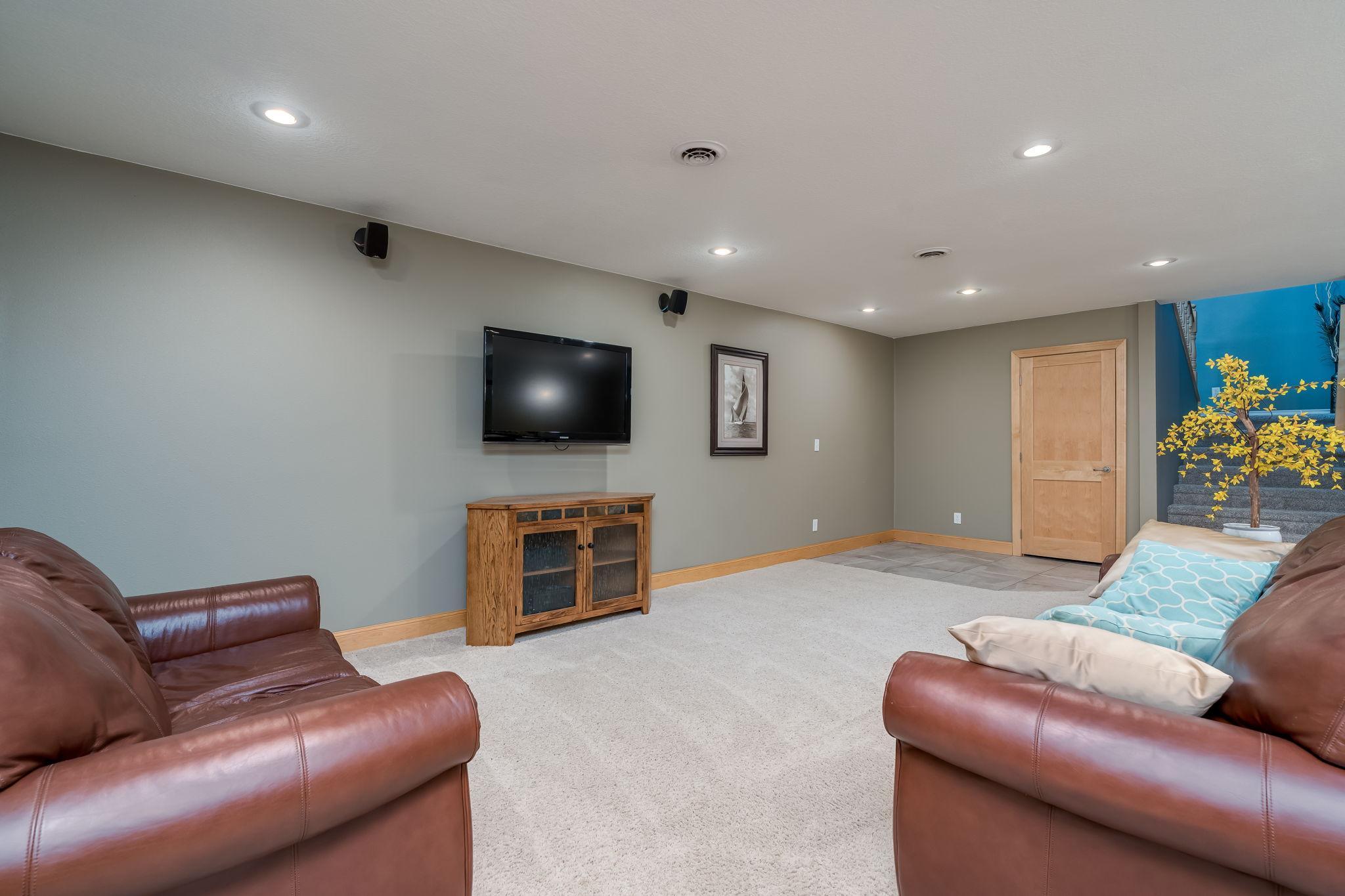 44-web-or-mls-18500-510th-ave.jpg