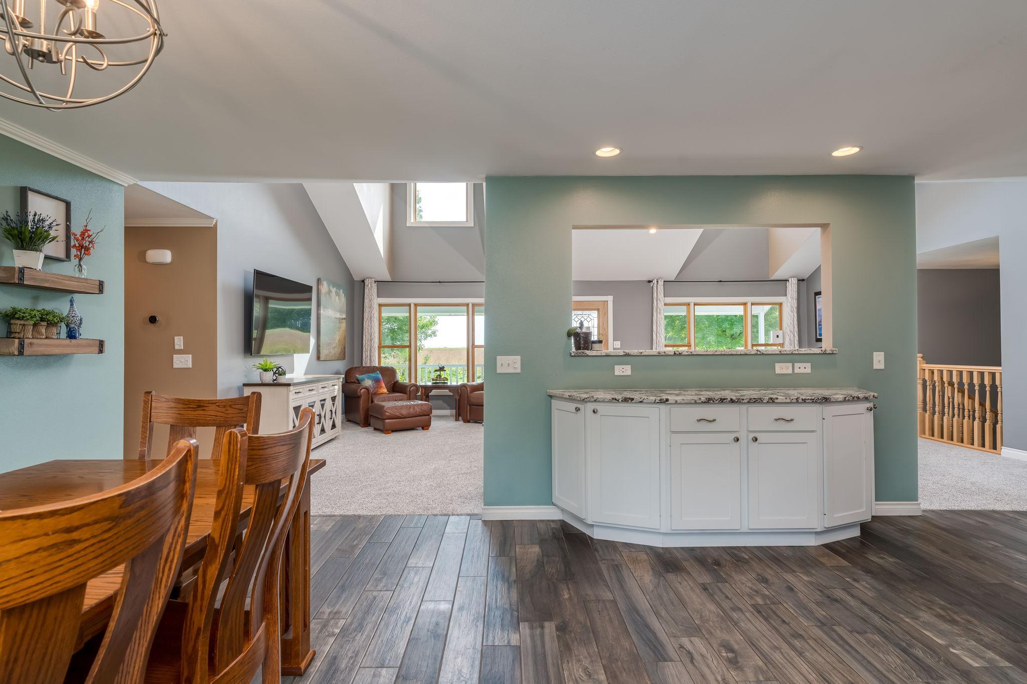 17-web-or-mls-18500-510th-ave.jpg