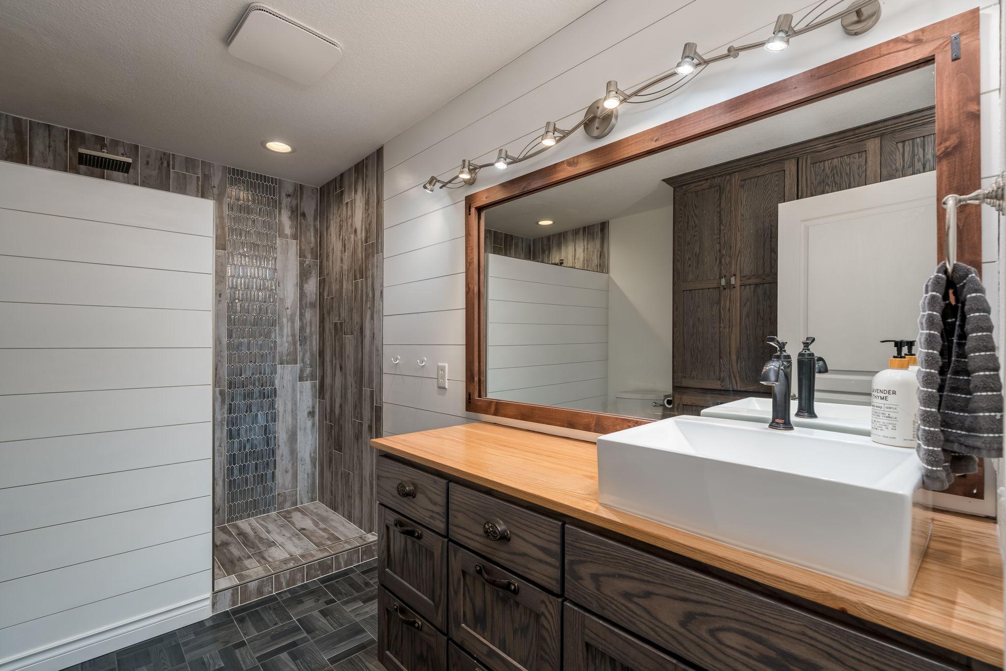 29-web-or-mls-18500-510th-ave.jpg