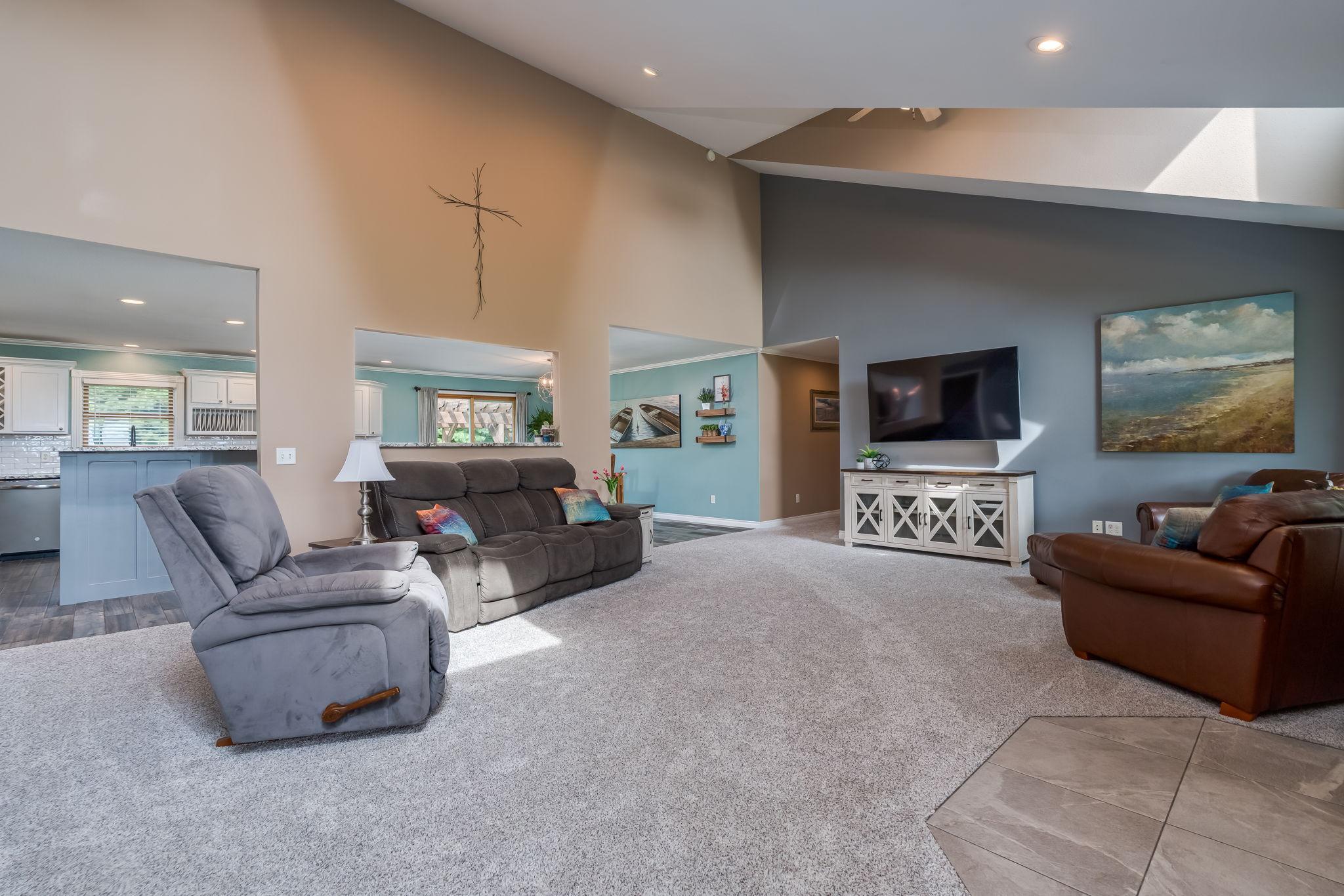 12-web-or-mls-18500-510th-ave.jpg