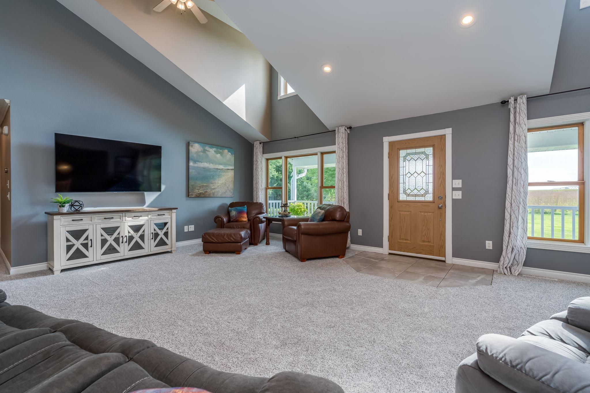 10-web-or-mls-18500-510th-ave.jpg