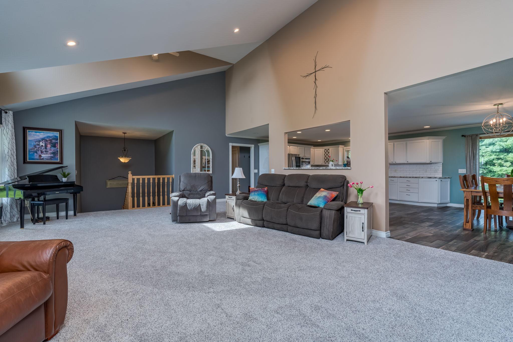 13-web-or-mls-18500-510th-ave.jpg