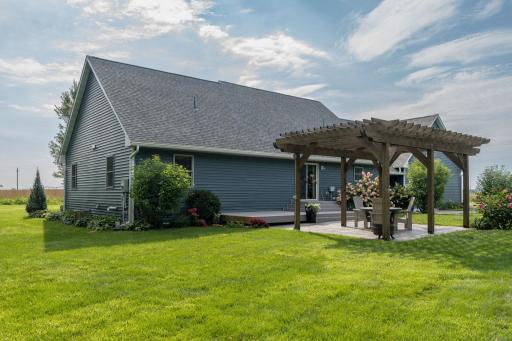 18500 510th Avenue, Lake Crystal, MN 56055