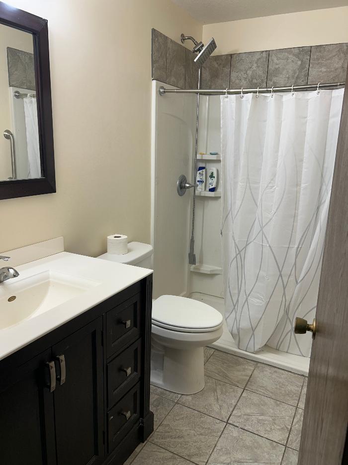 UPPER BATH1.jpg