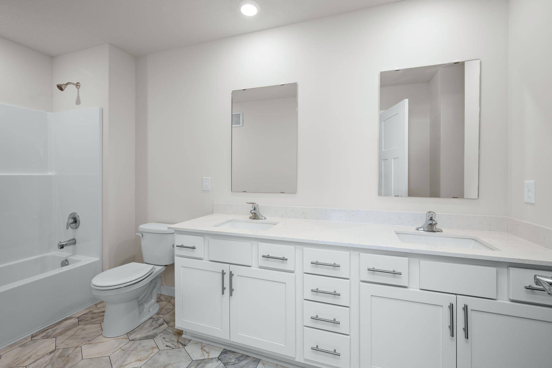 Olson Main Bath 1 R.jpg