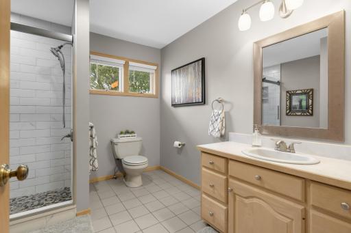 Second Bathroom up 1