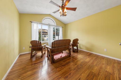 13 office_bonus room.jpg