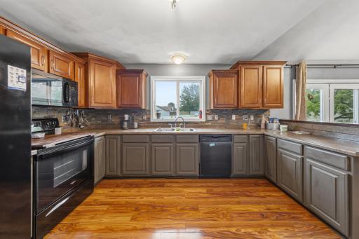 19 kitchen.jpg