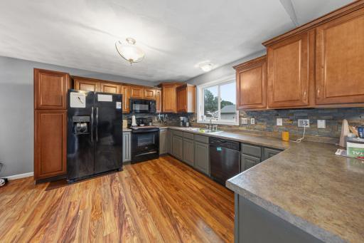 18 kitchen.jpg