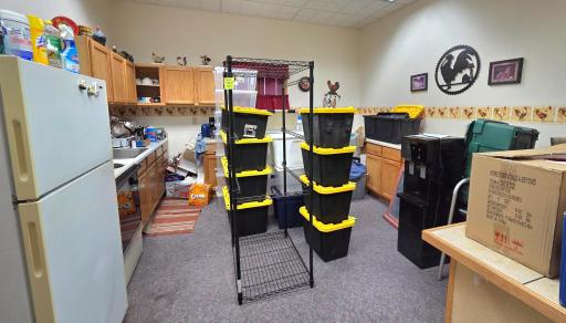 Kitchen area/office