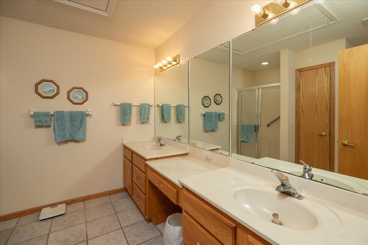 20-20-Primary Bathroom.jpg