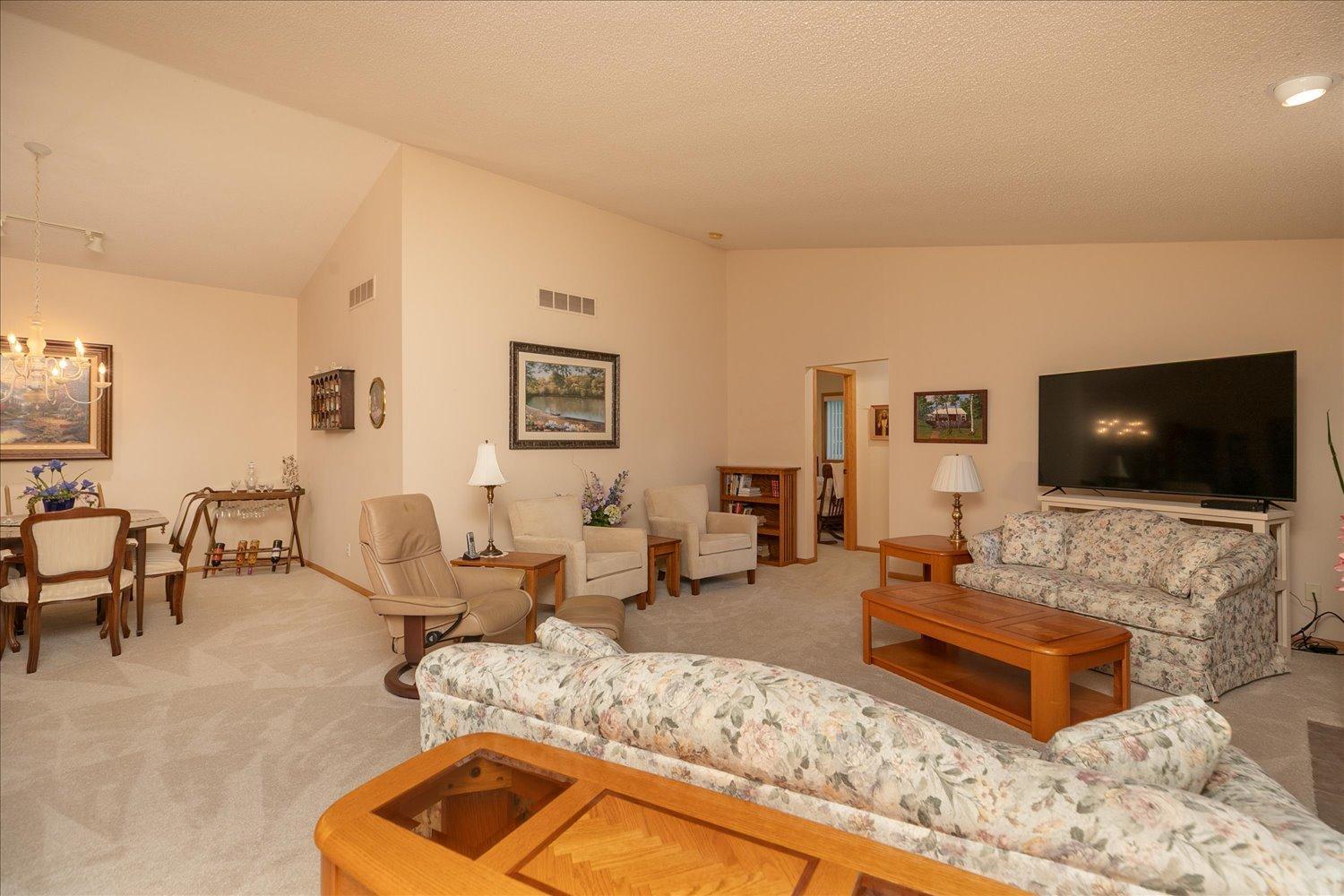 06-06-Living Rooim.jpg