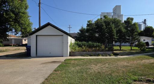 109 5th Street, Kathryn, ND 58049