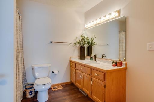 Large Hollywood Bath