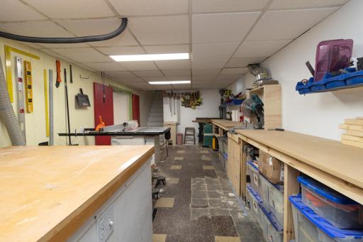 Workbench and Large Table Stays