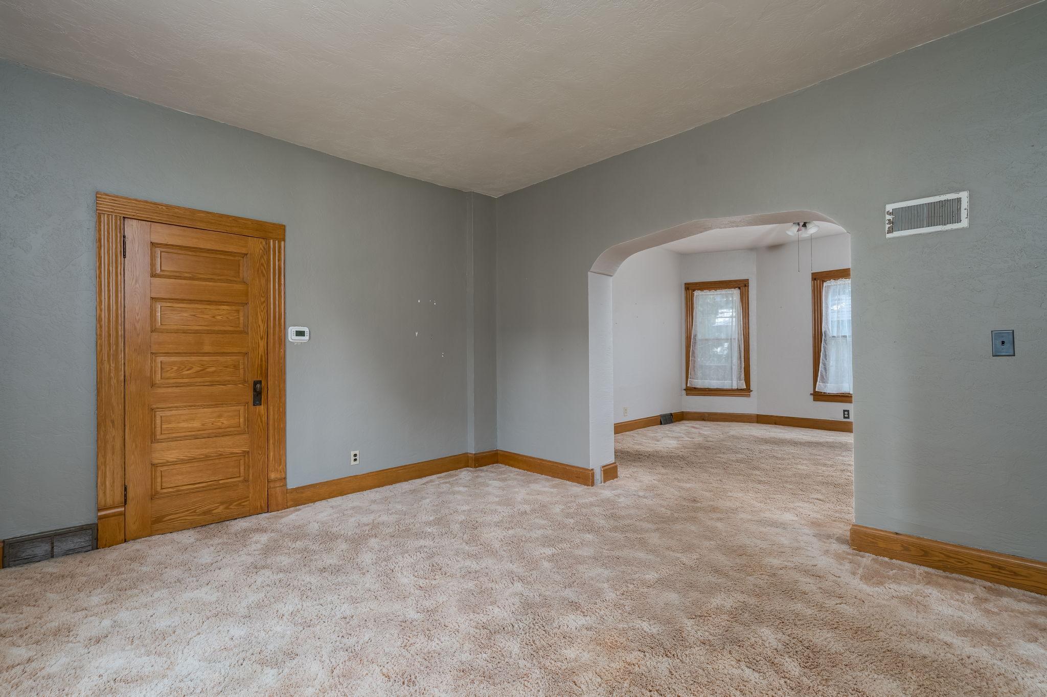 12-web-or-mls-408-s-main-st.jpg