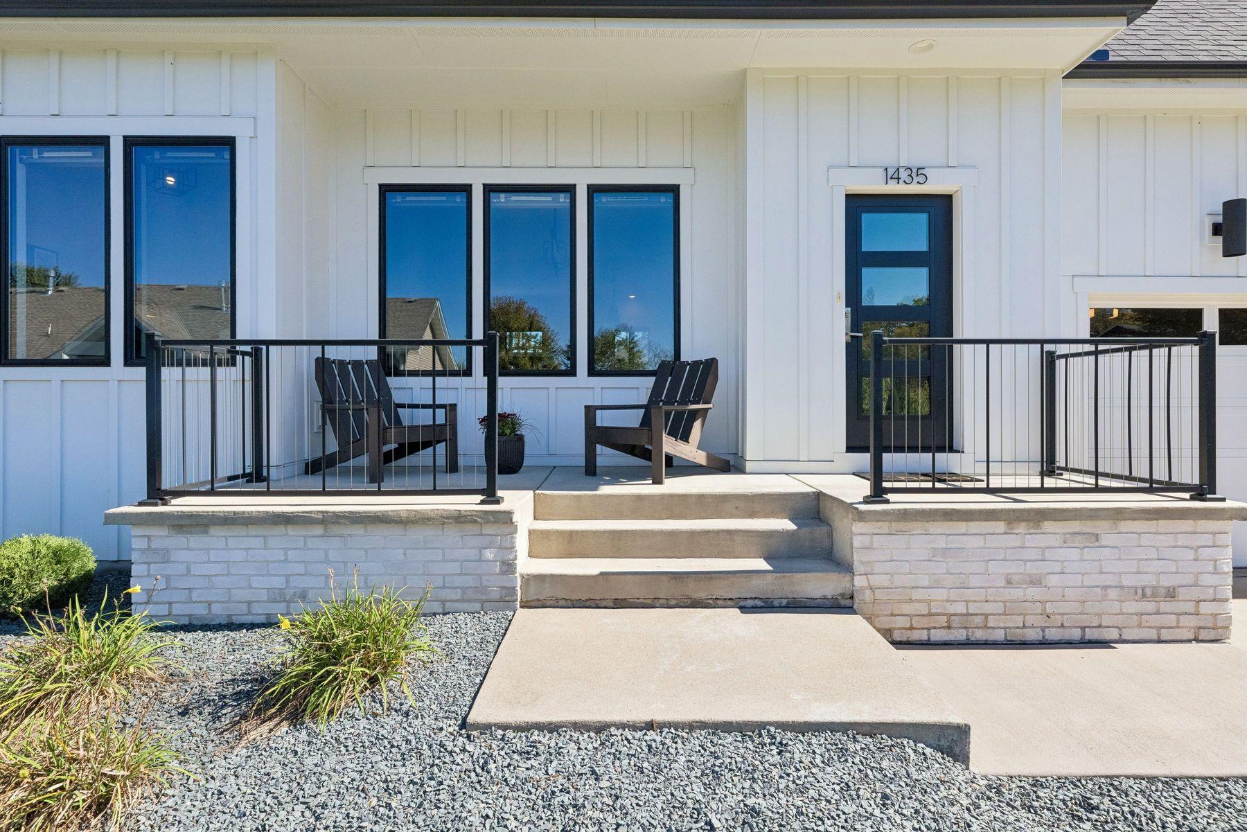 Lovely front porch to greet visitors