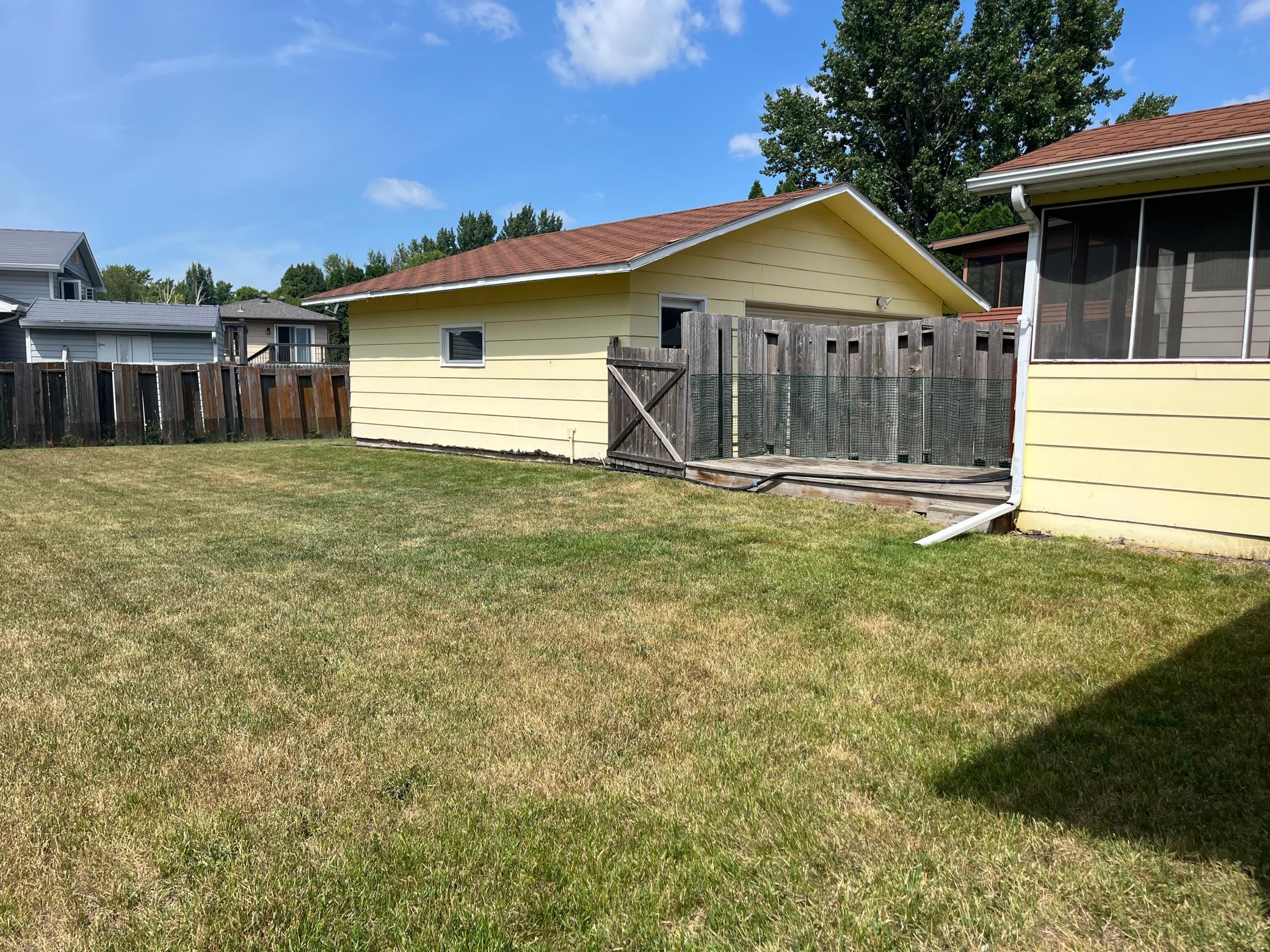 BACK YARD, FULLY FENCED