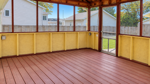 SCREENEDIN PORCH