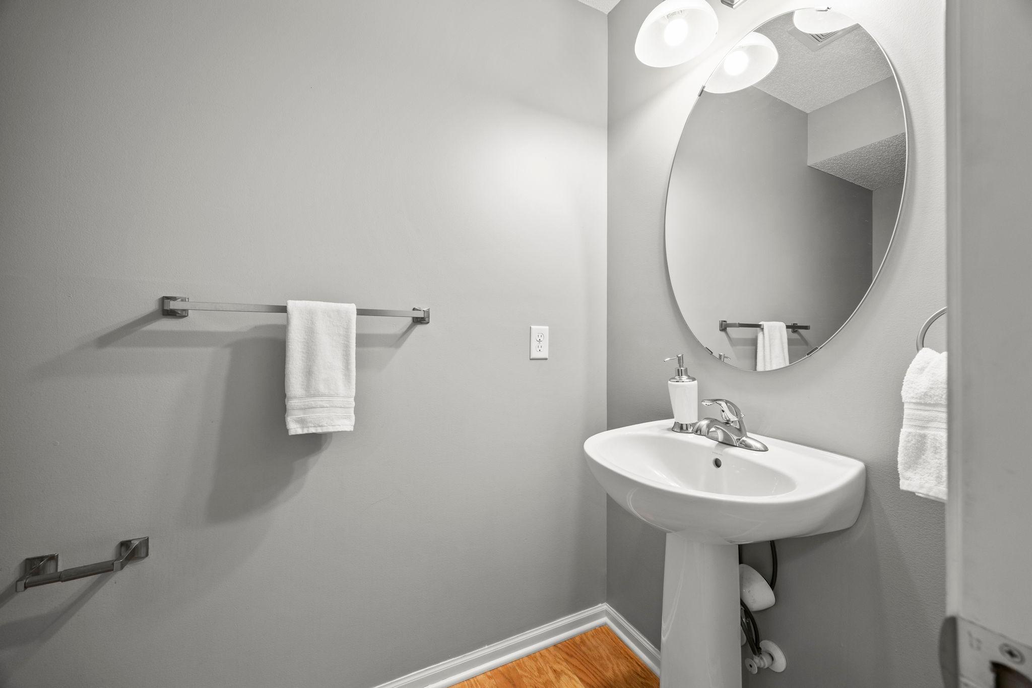 Convenient main level 1/2 bathroom!