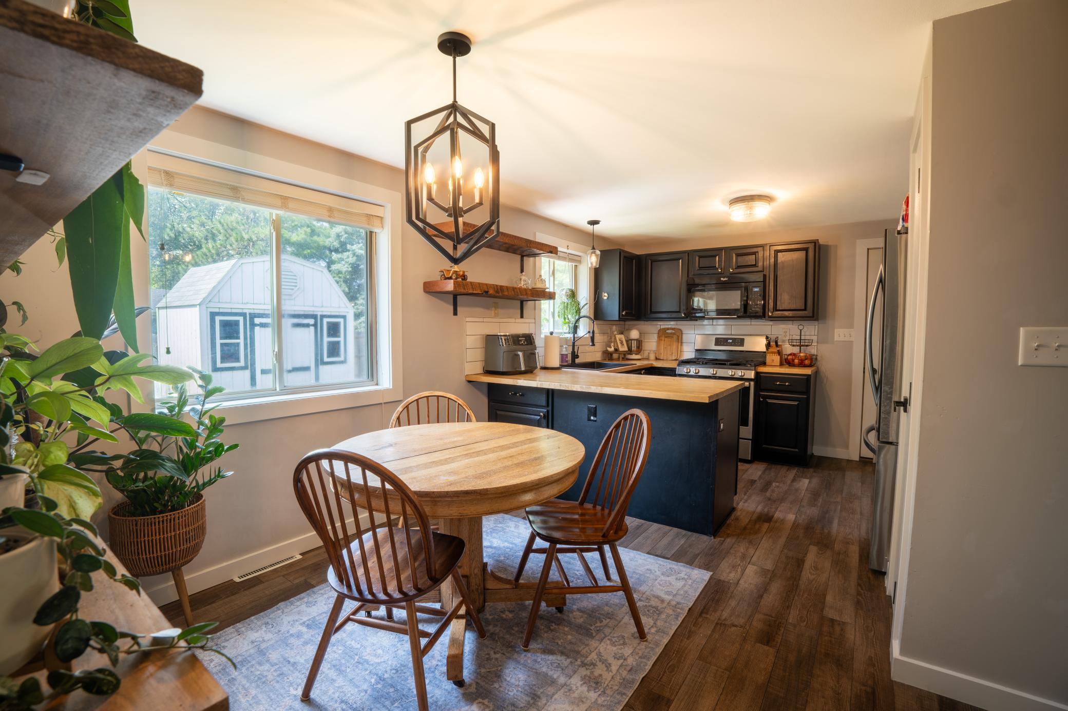 Dining/Kitchen