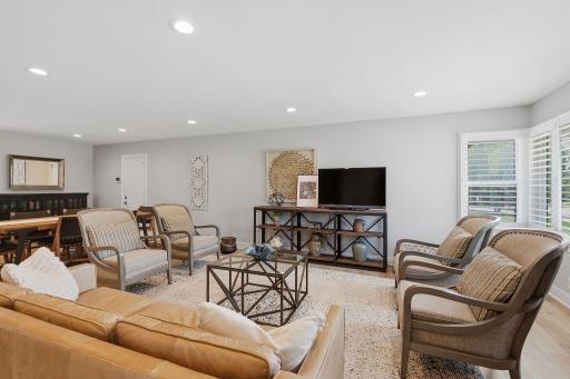 Bright natural light pours in from the west facing windows.