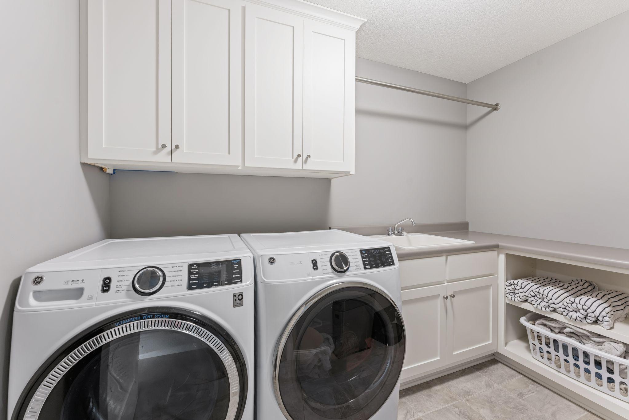 28 Upper Level Laundry.jpg