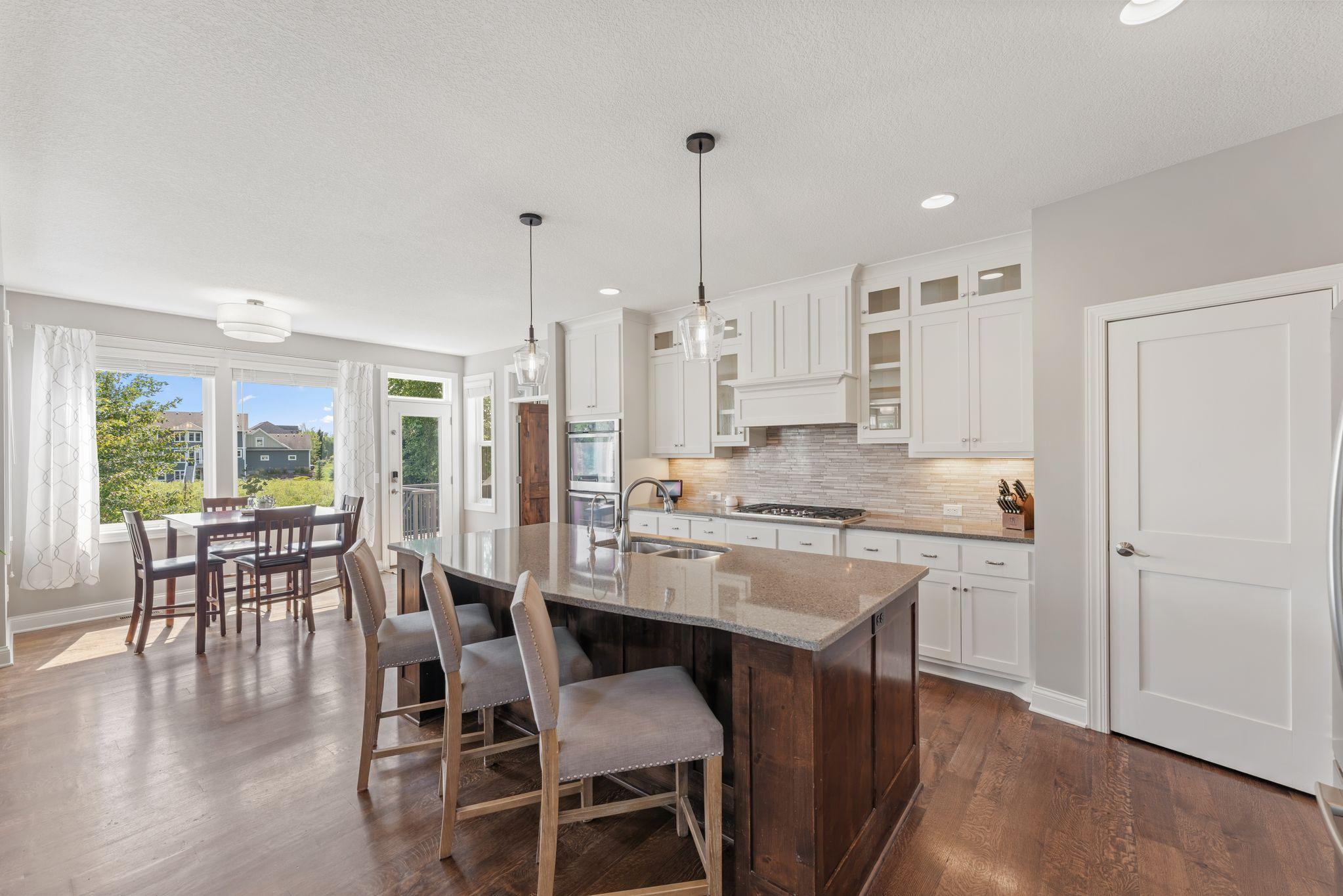 08 Kitchen.jpg