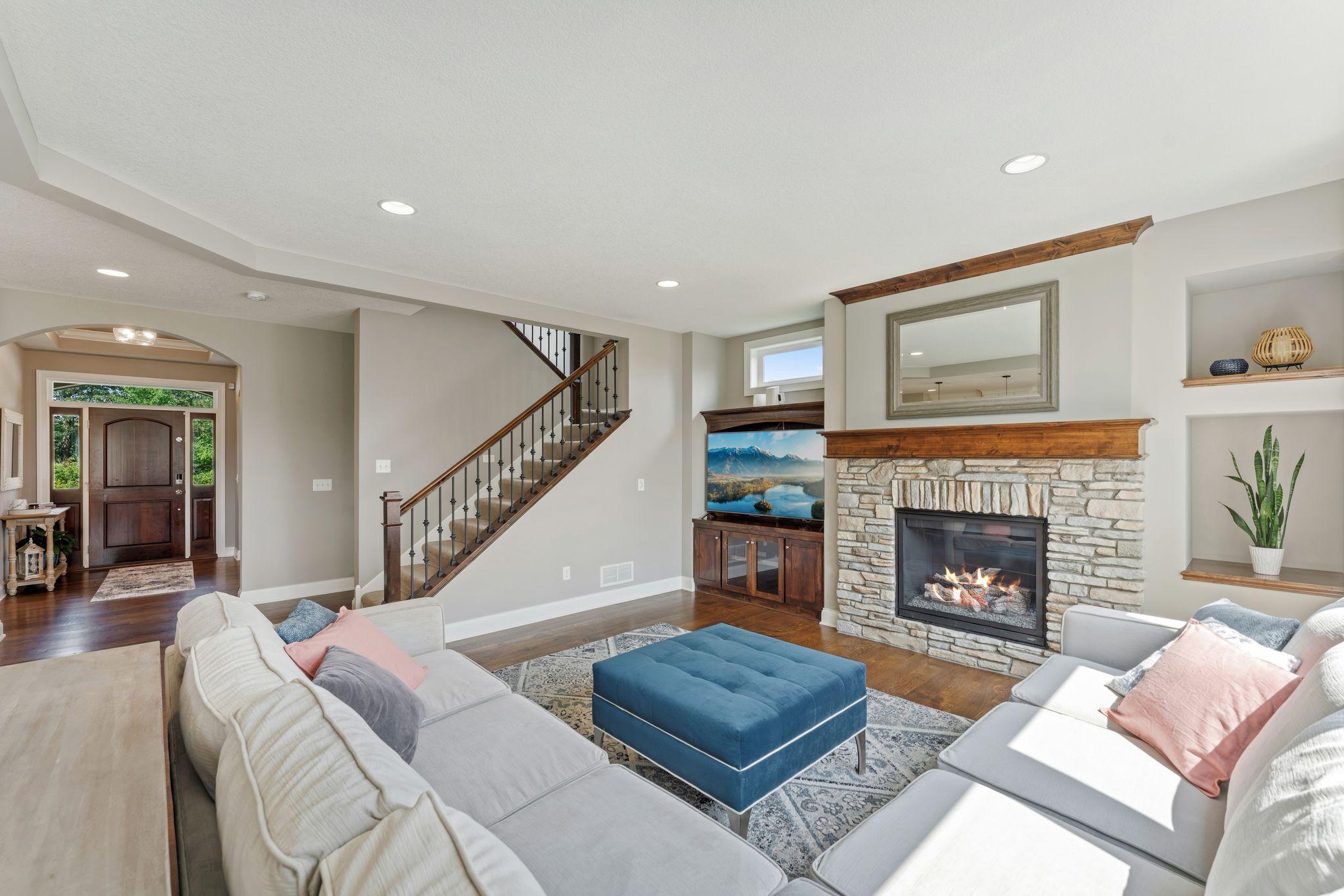 05 Livingroom.jpg