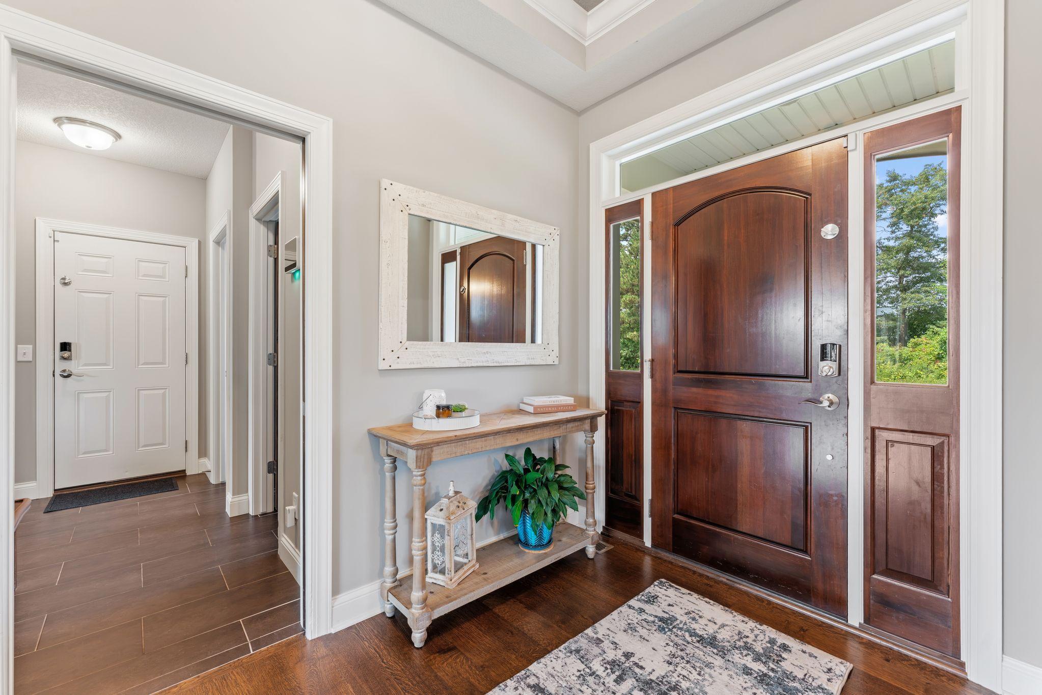 19 Foyer to Mudroom.jpg
