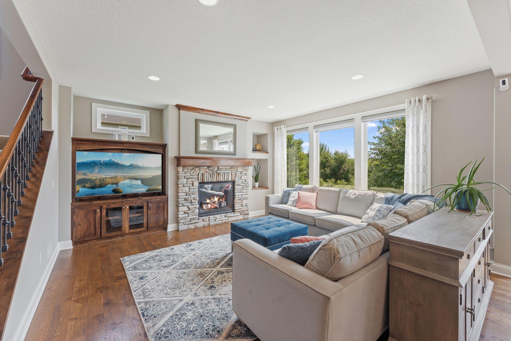 03 Livingroom.jpg