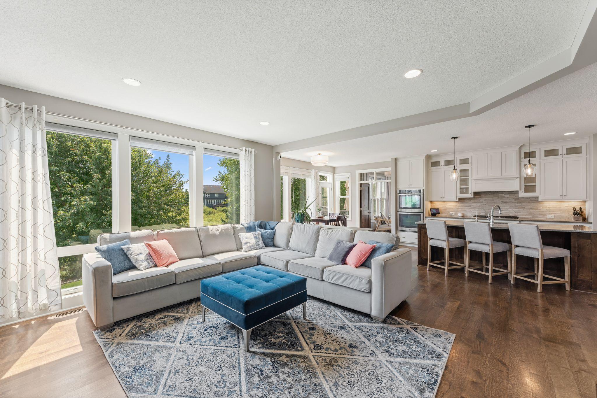 06 Livingroom 2.jpg