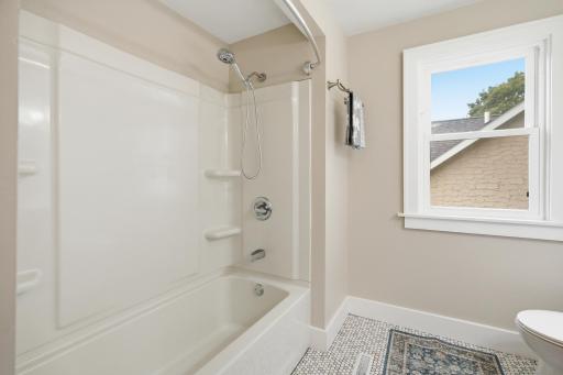 Upstairs Main Bathroom